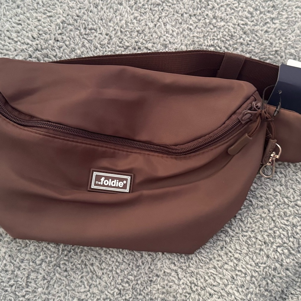The Foldie crossbody-BROWN
